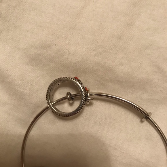 Alex and Ani Queen’s Crown Silver Bracelet - Picture 4 of 7
